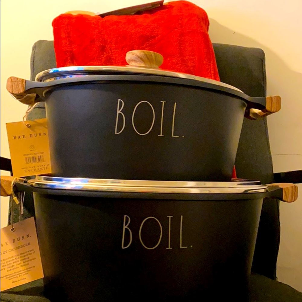 Rae Dunn pan